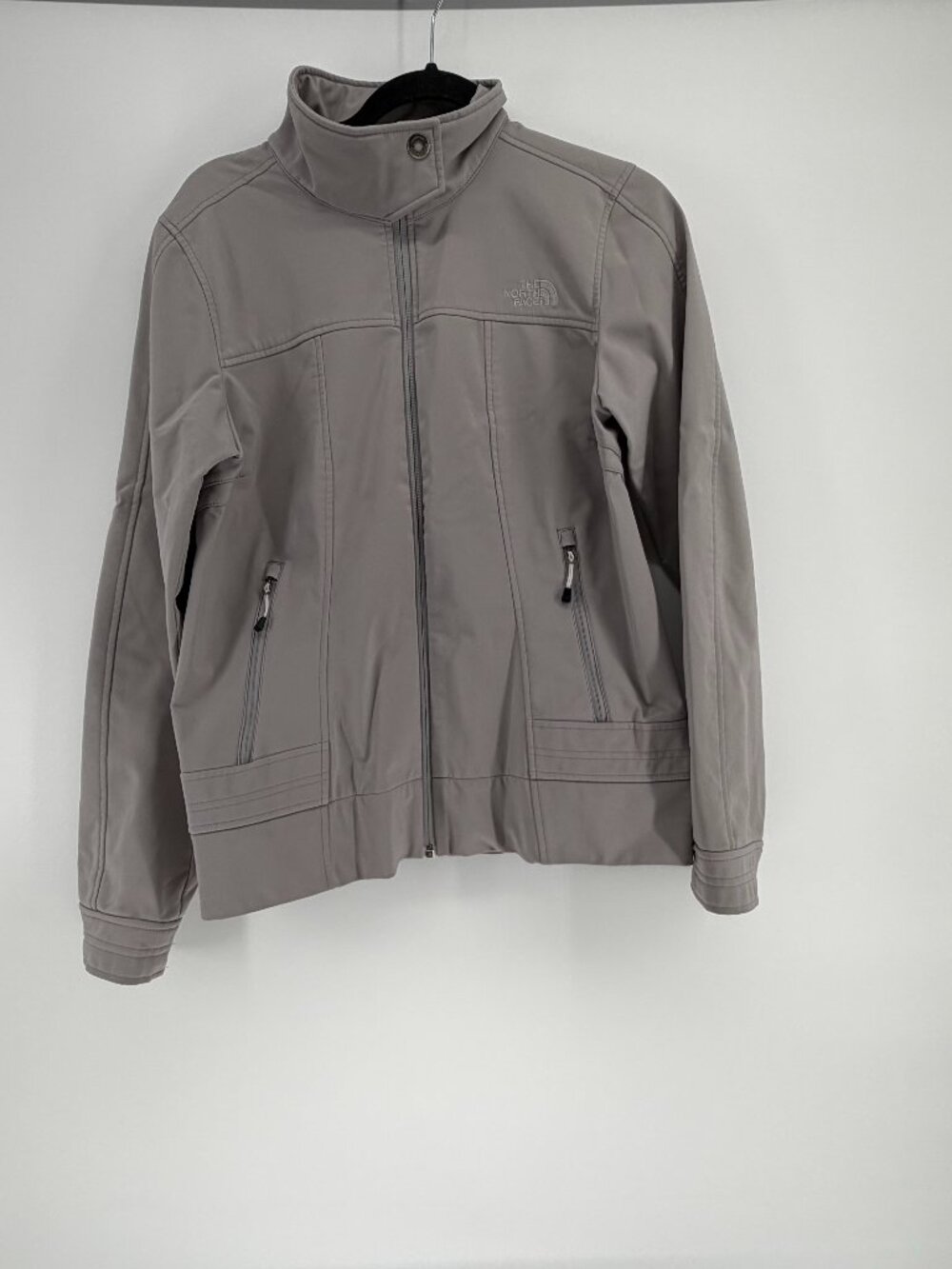 The North Face Women's Light Grey Apex Barrier soft shell Jacket size Large